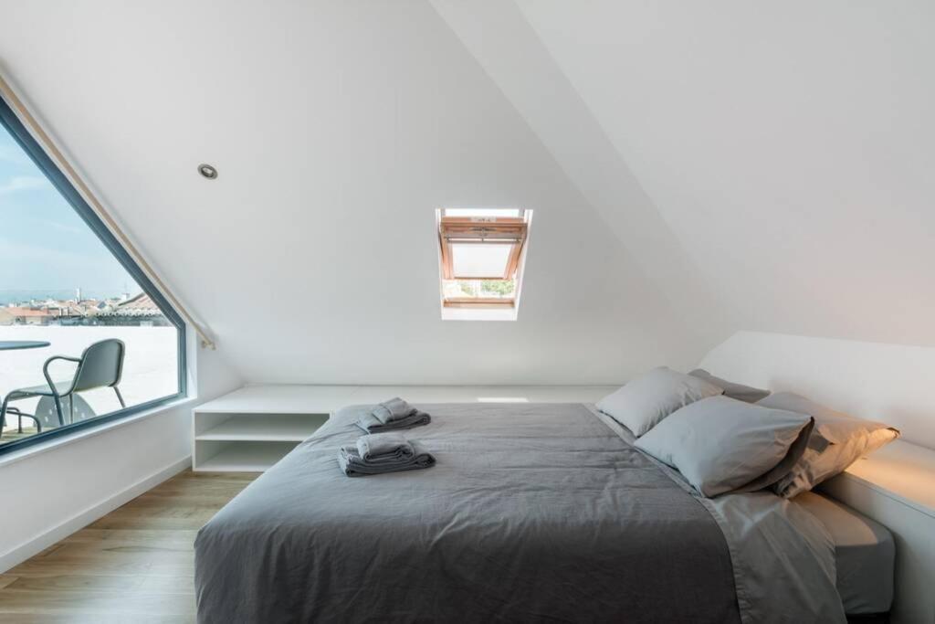 Beautiful With View Of The Tagus River *