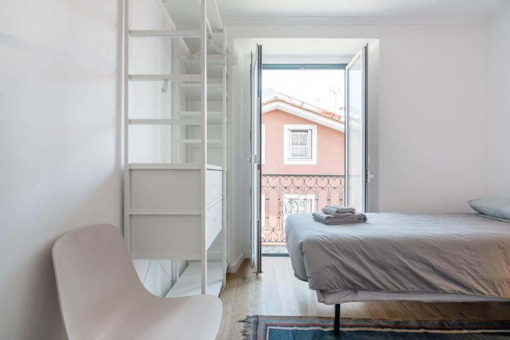 Beautiful With View Of The Tagus River *