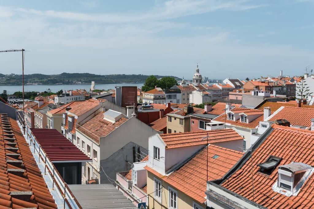 Beautiful With View Of The Tagus River * Lisboa
